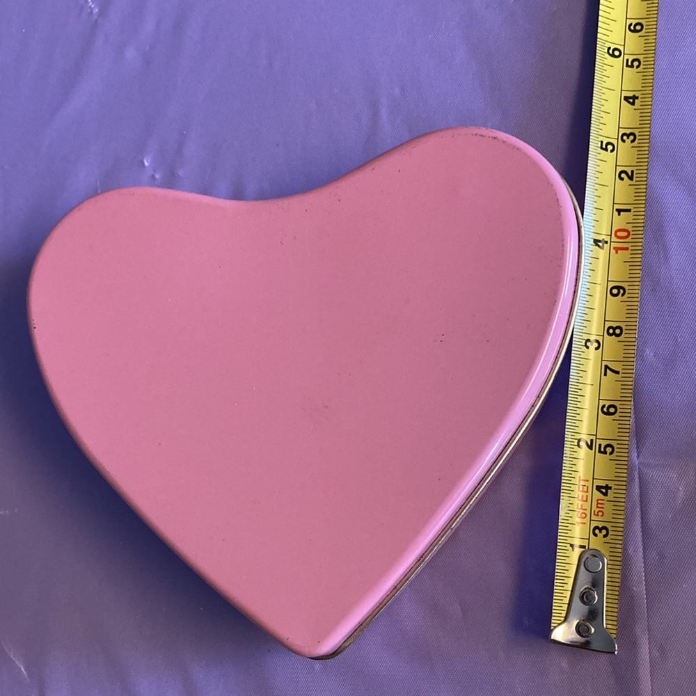 Pink Heart Tin Storage Container - Picture 10 of 12